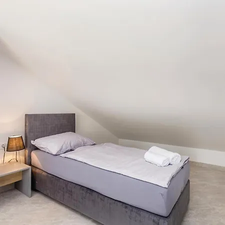 Front In Krk Apartament