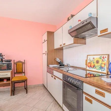 Διαμέρισμα 2 Bedroom Stunning In Krk Krk Town