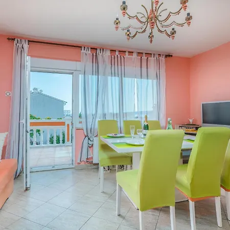 2 Bedroom Stunning In Krk Διαμέρισμα Krk Town