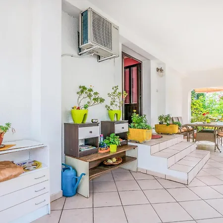 2 Bedroom Stunning In Krk Διαμέρισμα Krk Town
