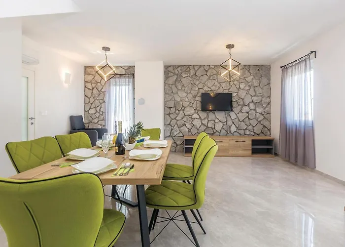 2 Bedroom Stunning In Krk * Krk Town