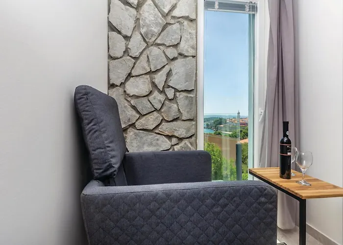 2 Bedroom Stunning In Krk Apartmán