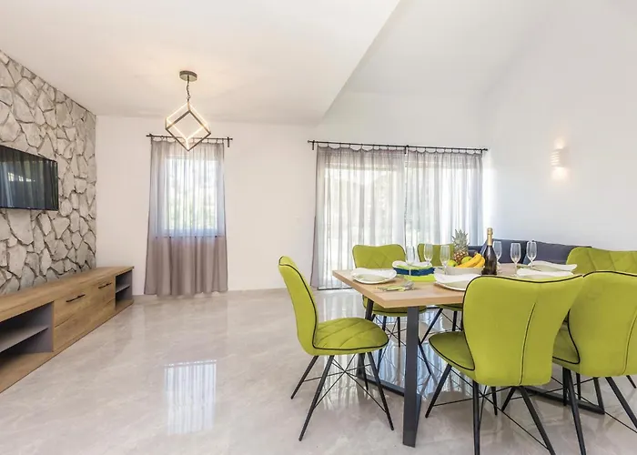 2 Bedroom Stunning In Krk Apartmán Krk Town