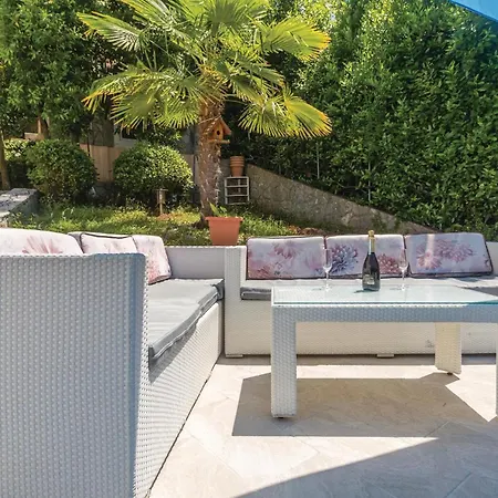 2 Bedroom Stunning In Krk 크르크