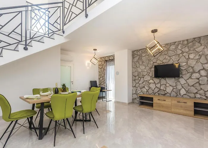 2 Bedroom Stunning In Krk 아파트 *