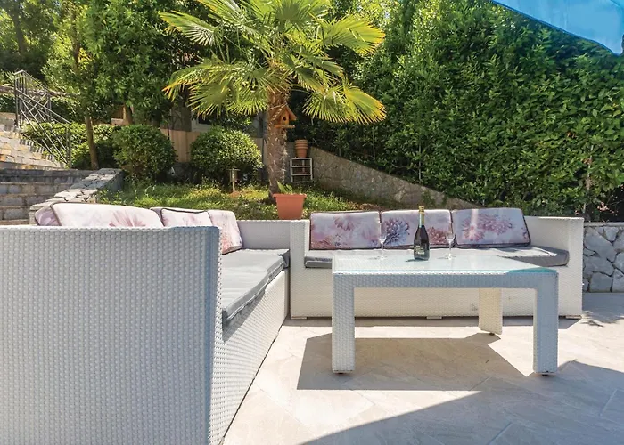 2 Bedroom Stunning In Krk 크르크