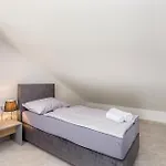 Front In Krk Apartman