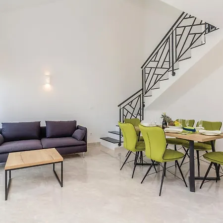 Apartamento Front In Krk Krk Town