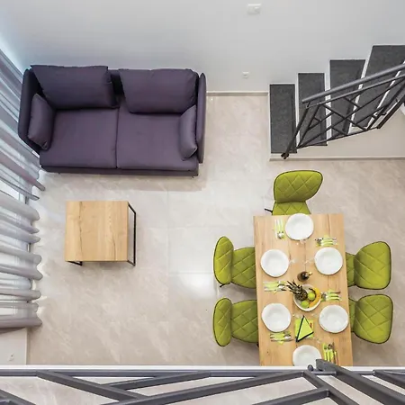 Front In Krk Apartamento *